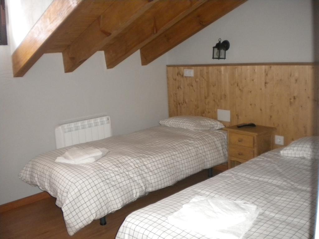 Hostal Rural Las Cuatro Calles San Martín del Pimpollar Exteriör bild