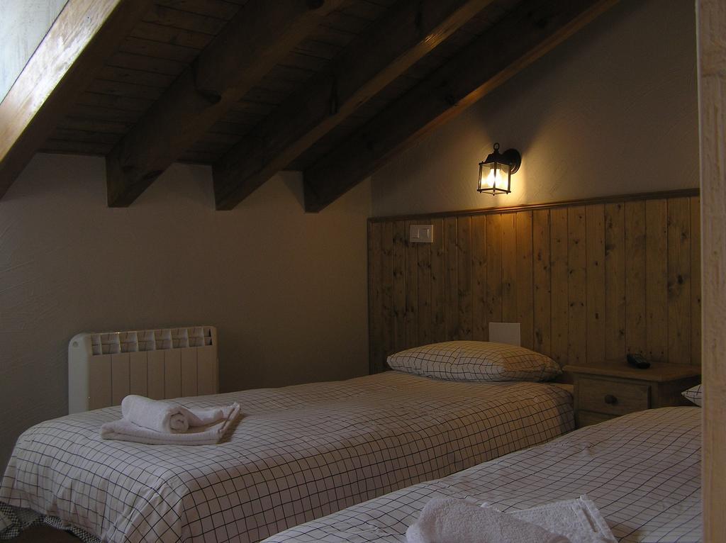 Hostal Rural Las Cuatro Calles San Martín del Pimpollar Exteriör bild
