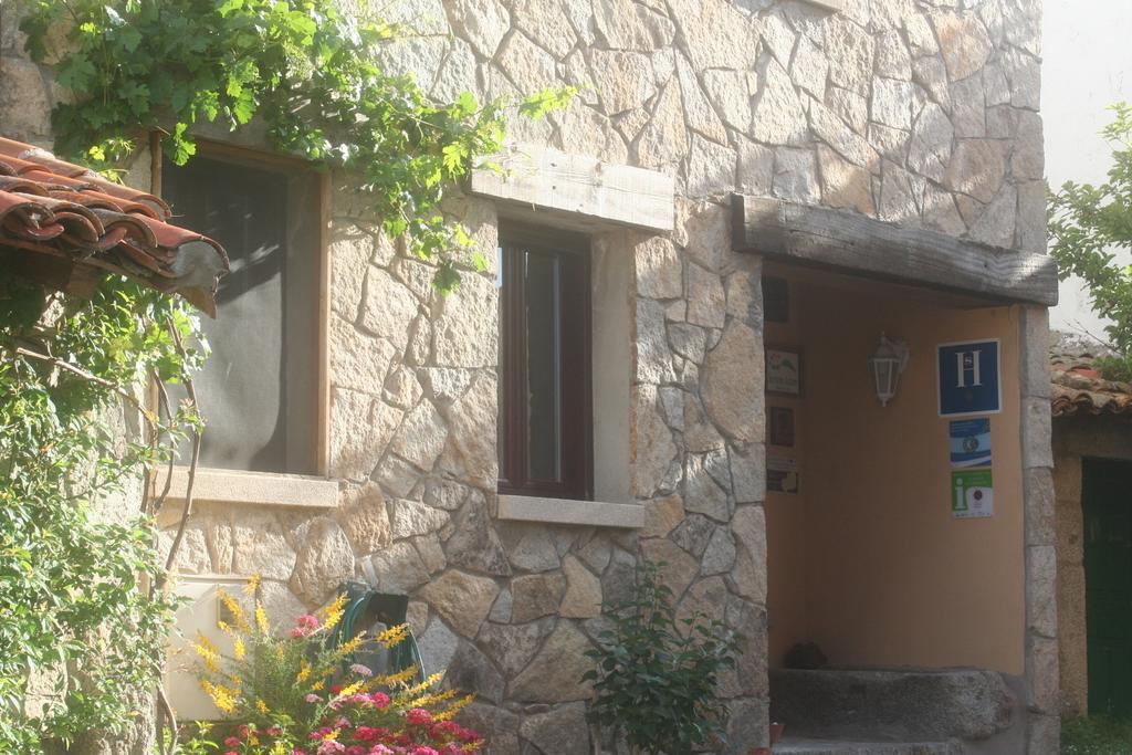Hostal Rural Las Cuatro Calles San Martín del Pimpollar Exteriör bild
