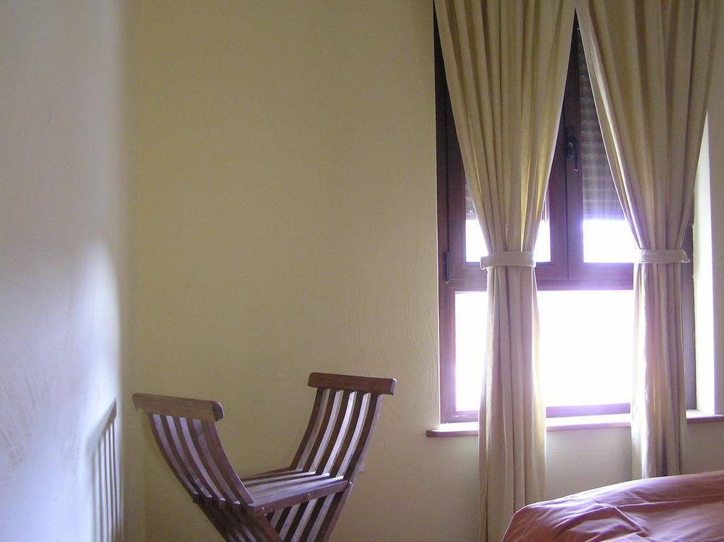 Hostal Rural Las Cuatro Calles San Martín del Pimpollar Exteriör bild